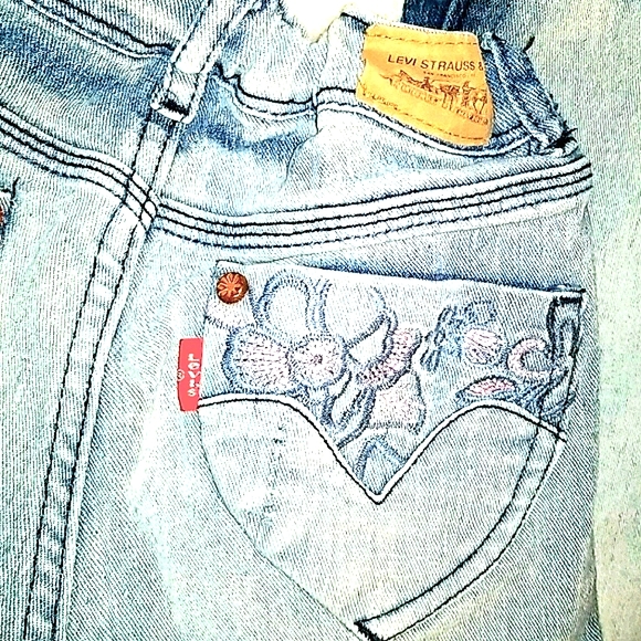 Girl's Floral Levi's - Picture 2 of 8